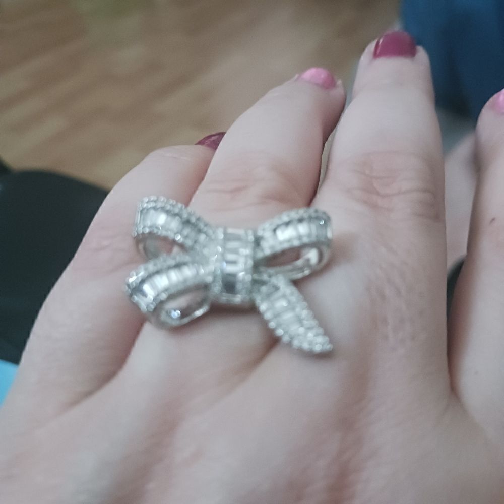 Diamond Bow Silver Ring - Picture 6 of 6